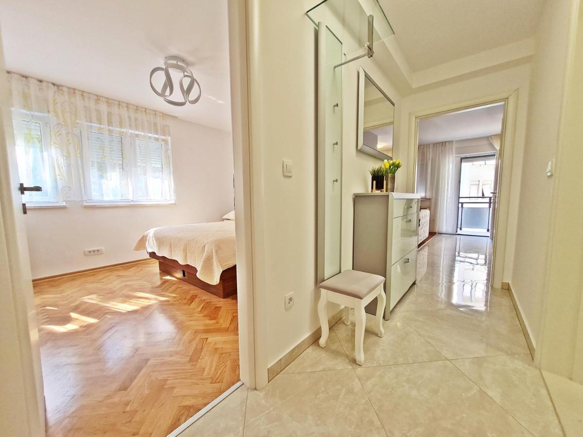 Split City Apartment Rosemary Екстер'єр фото