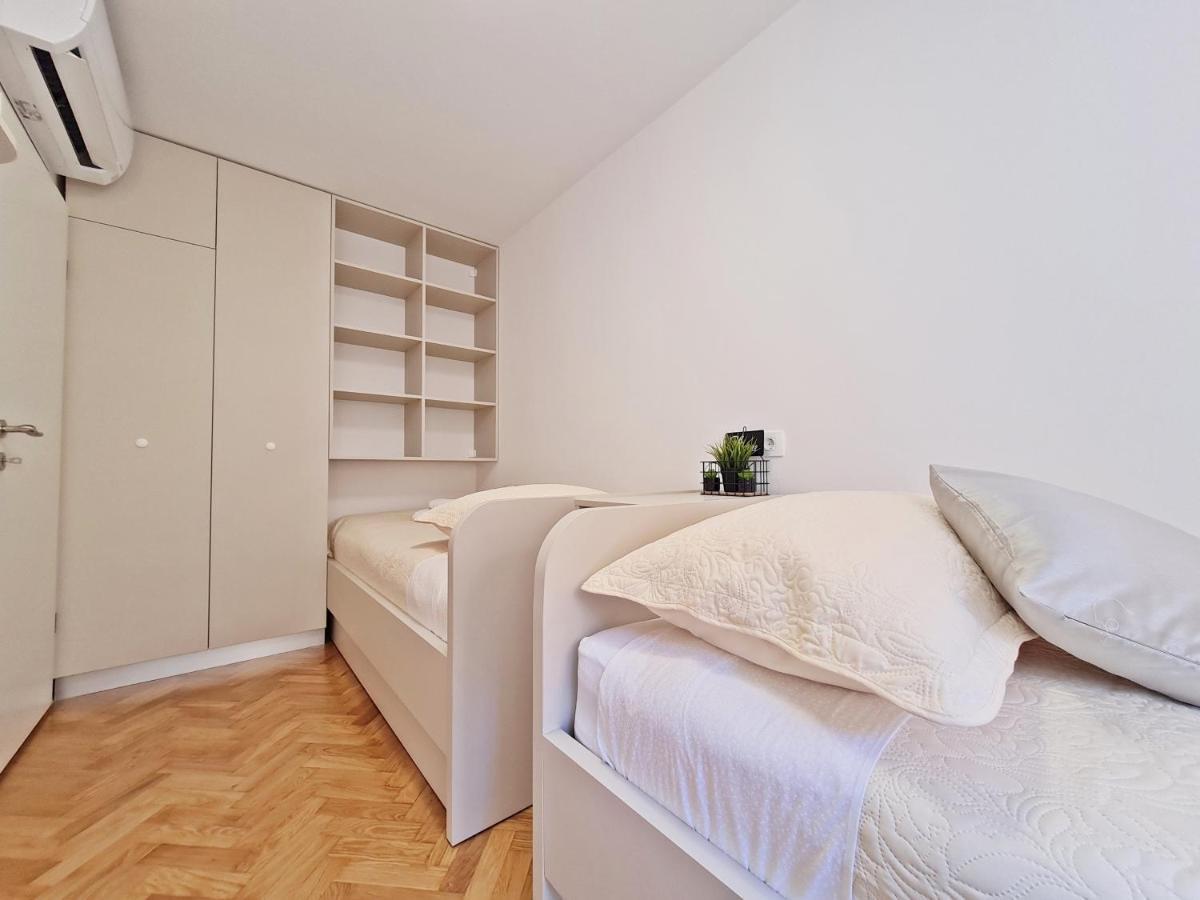 Split City Apartment Rosemary Екстер'єр фото