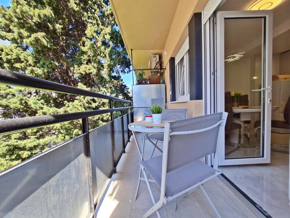 Split City Apartment Rosemary Екстер'єр фото