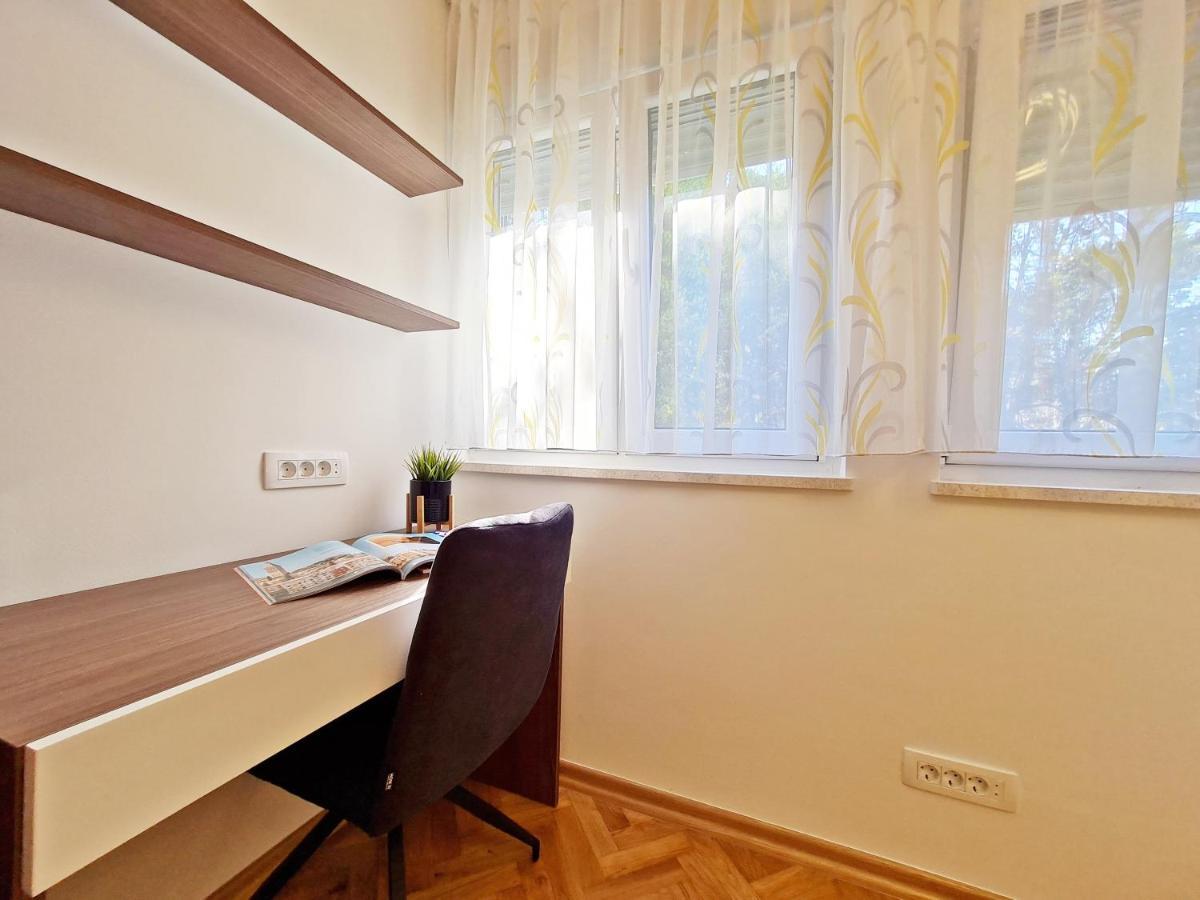 Split City Apartment Rosemary Екстер'єр фото