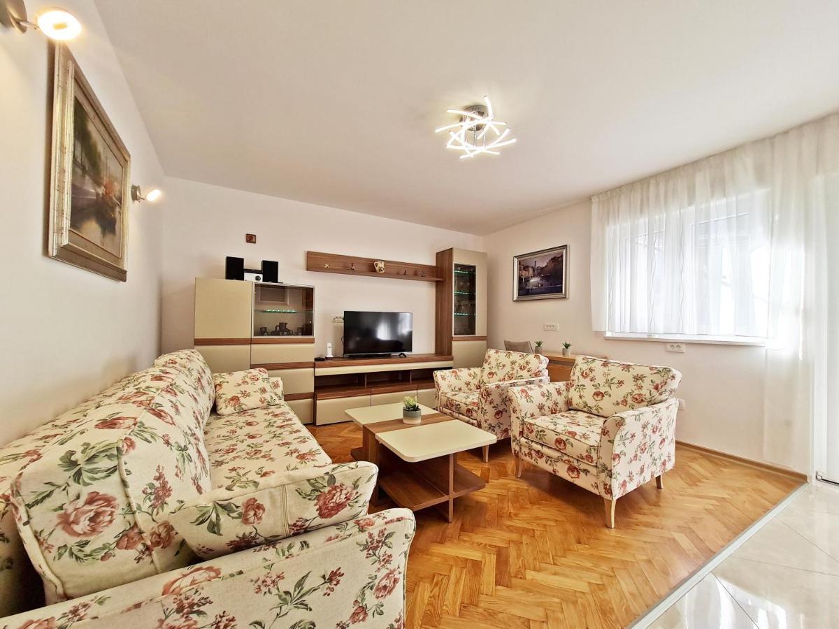 Split City Apartment Rosemary Екстер'єр фото