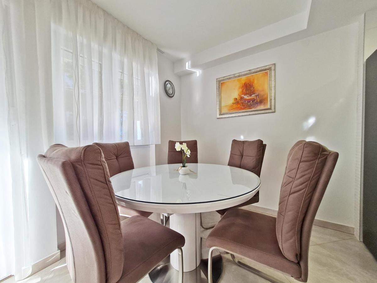 Split City Apartment Rosemary Екстер'єр фото